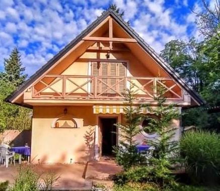 Balatonakarattya Apartment | Kis ház az erdő mellett - Little house next to the forest