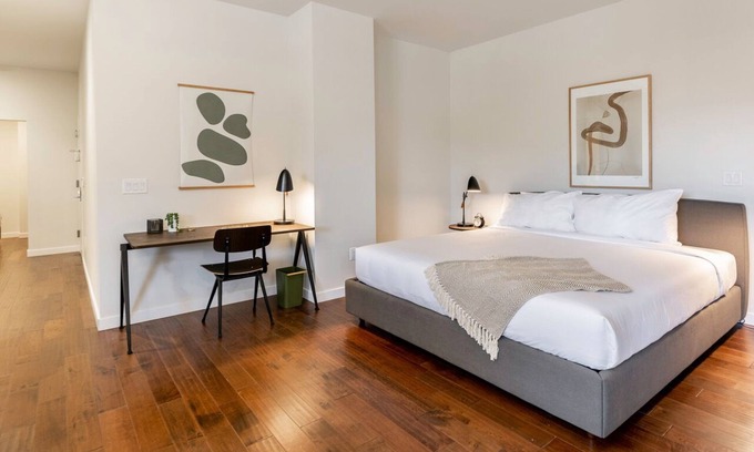 Central Business District Apartment | Kislak 301Chic Studio in the Heart of Downtown