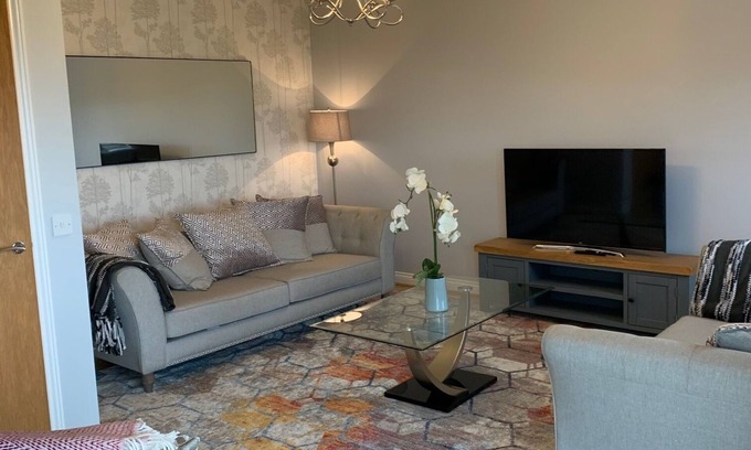 Amble House | Kittiwake 4 Bedroom Townhouse overlooking the Braid and Amble Marina