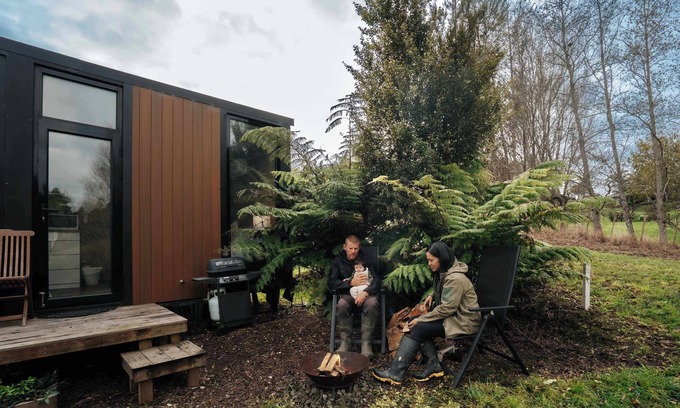 Waitoki House | Kiwi Farm Cabin 2 by Tiny Away