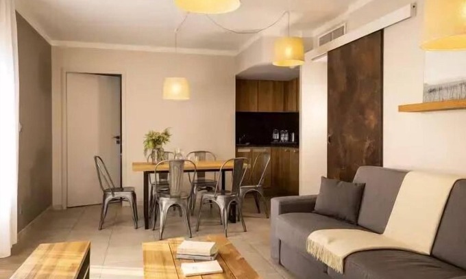Claouey Apartment | Klassische Lodge mit 2 Schlafzimmern und 4 Personen