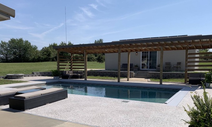 Joplin Apartment | Klaver Cottage just off MO, KS, & OK’s Route 66