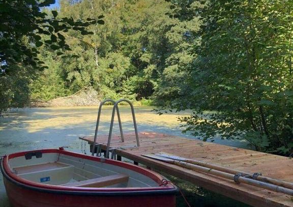 Gronwohld House | Kleines Ferienhäuschen im Grünen am Wasser