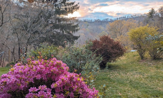 Green Mountain Villa | Knight's View & Bear Den Townhouse