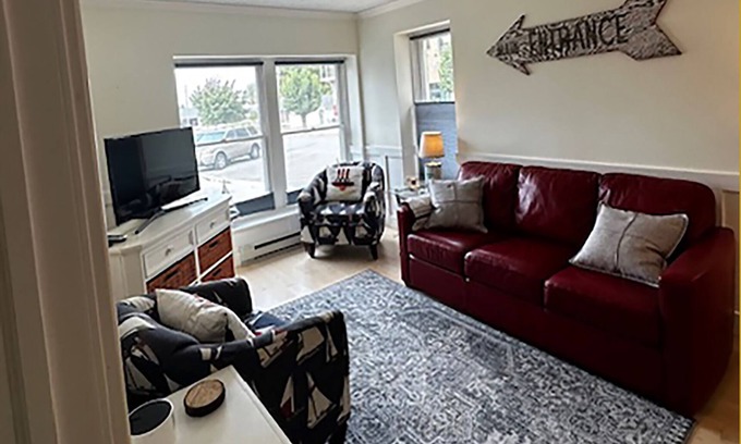 Pentwater Apartment | Knott View in Historic Pentwater