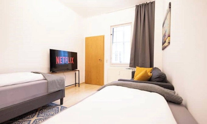 Altstadt Apartment | ★ Ko-Living V at the Opera | Right in the center | Free WiFi | Up to 4 people ★