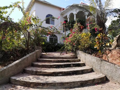 Lacovia House | Kokojo Villa