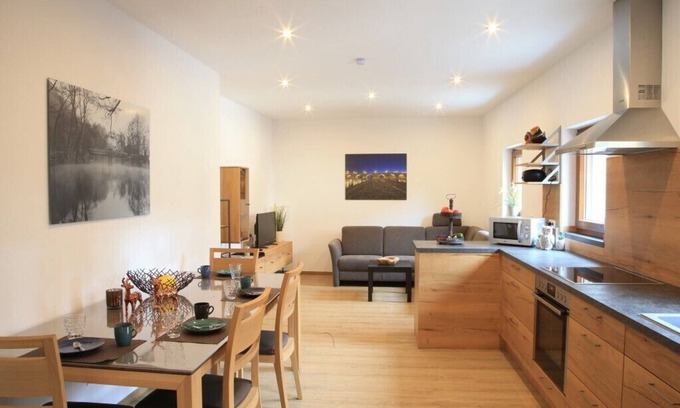 Saal an der Donau Apartment | Komfortable Ferienwohnung mit Drei Schlafzimmern