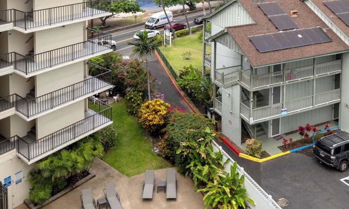 Historic Kailua Village Condo | Kona Alii Penthouse with Village and Ocean Views