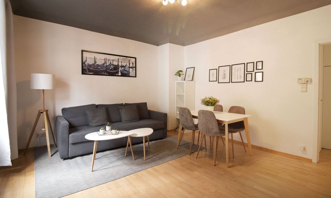 Gablenberg Apartment | [Königstraße] - Bright apartment in the heart of Stuttgart Ost