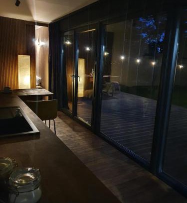 Nowe Miasto House | kontener nad rzeką