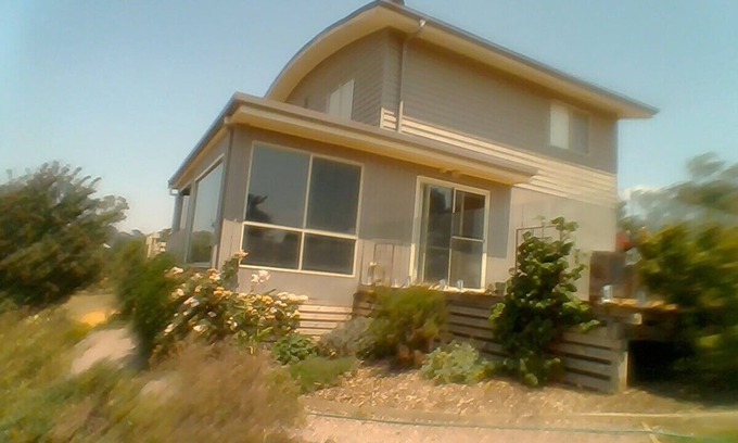 Clunes Bed & Breakfast | Kookaburra Walk About.