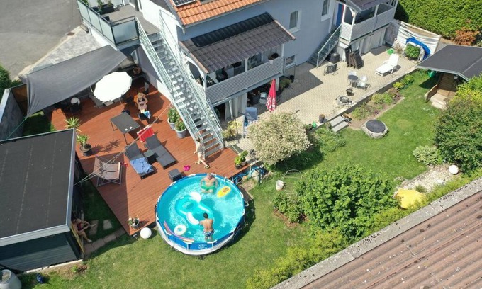 Gleichen Apartment | Kornhaus - schöne Ferienwohnung mit Pool, Kamin und Terrasse