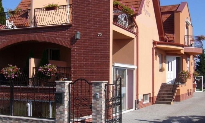 Sarvar Bed & Breakfast | Korona Home