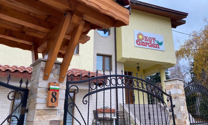 Sapareva Banya House | Kot Garden Guest House