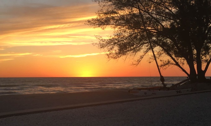 Englewood Cottage | Kozy Kottage on private road. 2 minute walk to private beach. Pet friendly!
