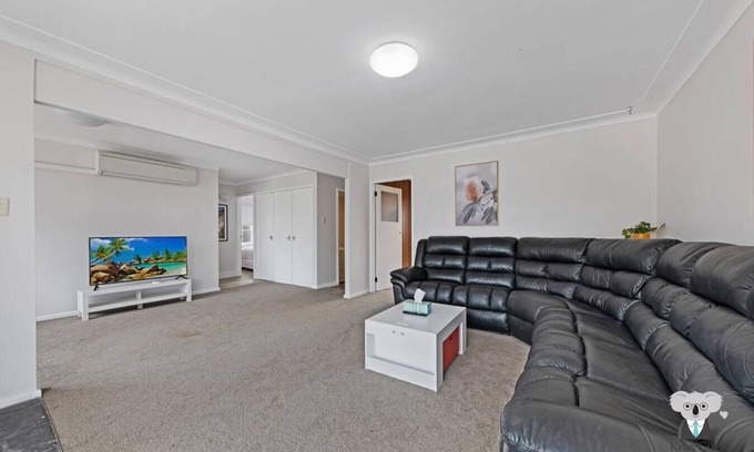 Blacktown House | KozyGuru | Blacktown | Peaceful 3B House