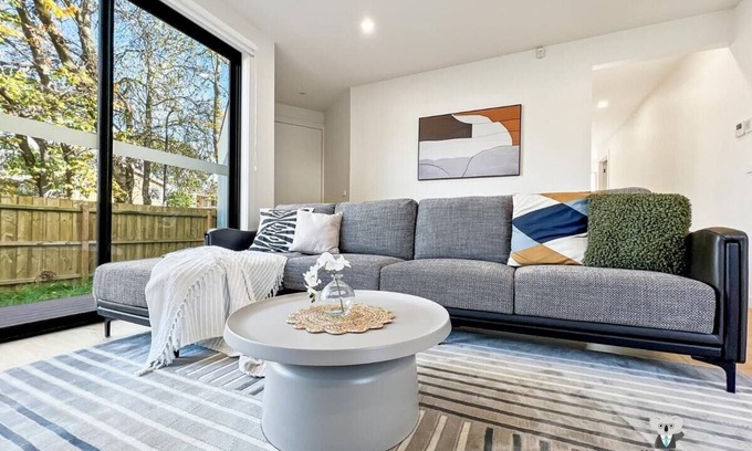 Box Hill North House | KozyGuru | BoxHill North | Designer Grad Home