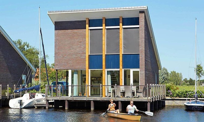 Uitwellingerga House | Krekt Oer 't Wetter by Interhome