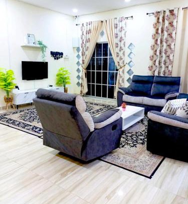 Sungai Karang House | Kuantan SnakeRiver Homestay