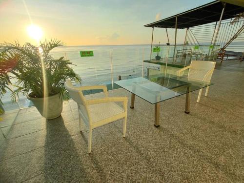 Catmon House | Kums Vacation Beach House in Catmon