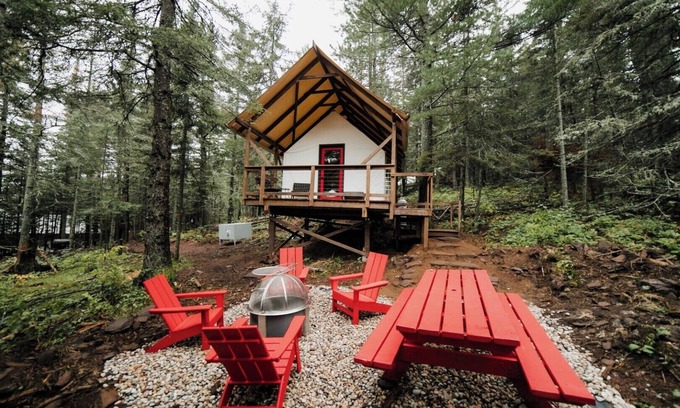 Beaver Bay RV Rental | Kung tält - Hillside Site - Glamping Tent for Two!