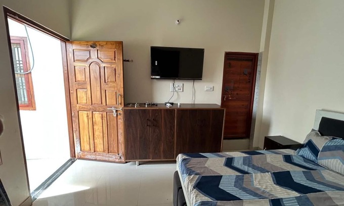 Ayodhya House | Kusum Homestay 200-300m distance from Ram Mandir hostet By Avinash Mishra