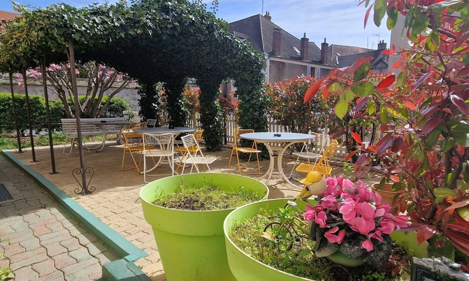 Arpajon Hotel | Kyriad Direct Arpajon