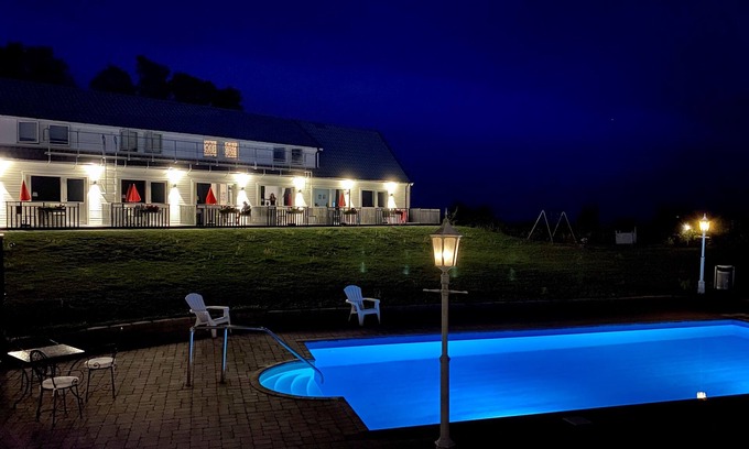 Loderup Hotel | Löderups Strandbad Hotell & Stugby
