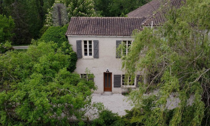 Montcuq-en-Quercy-Blanc Other | L'Acolyte - four person gîte