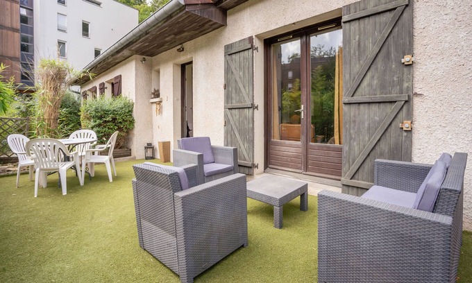 Plateau de Haye House | L'Alérion - Two Bedroom House, Sleeps 6