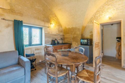 Vaugines Apartment | L'Amaryflor