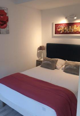 Saint - Aubin - Dupuy Apartment | L'amirauté