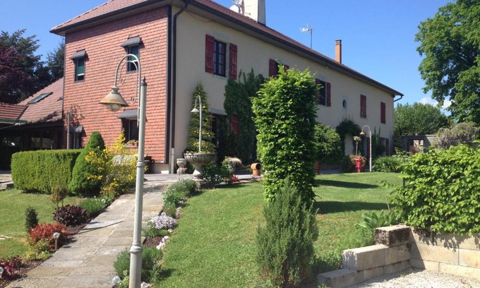 Besain House | L'Ancienne Cure