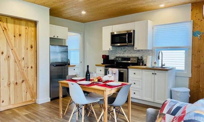 Magog House | L'Ancre Dorée - Access to the Lake 219