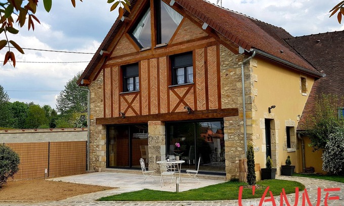 Esternay House | L' ANNEXE, charming gite in Champagne
