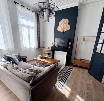 Henriville Apartment | L'Art appart' - T2 - Lit King Size - Proche centre