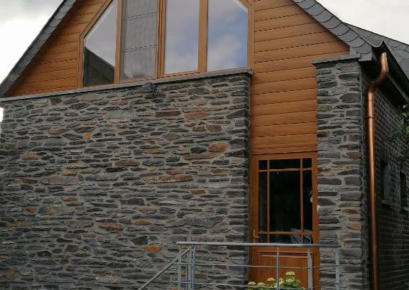 Champlon House | L'Atelier d'Arthur - Gîte chaleureux avec jacuzzi.
