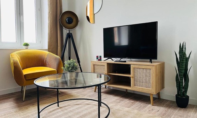 Castres Apartment | L'atypique l 2 chambres l Clim