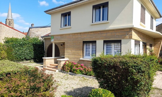 Mouzon House | L'EMBELLIE - MOUZON - Gîte