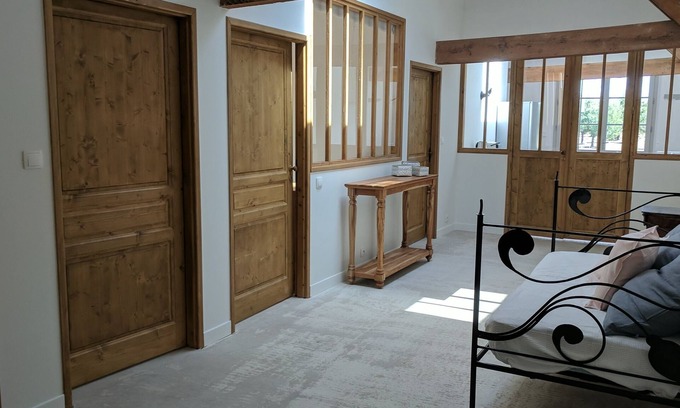 Saint-Colomb-de-Lauzun Villa | L'Estanguet, Charm and Pool, 6p in Périgord, 125m2