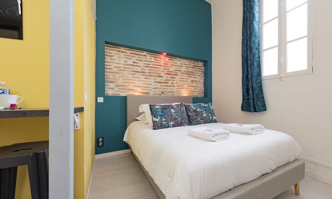 Carmes Apartment | L'Estival - Calm Studio Downtown