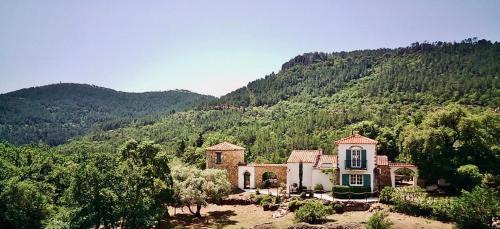 Bagnols-en-Foret Bed & Breakfast | L’Hacienda Maison d’hôtes