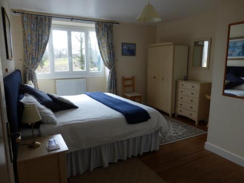 Saint-Mathieu Bed & Breakfast | L'Hirondelle Chambres d'Hotes