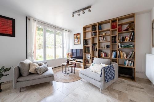 Les Louvrais House | L'Impressionniste
