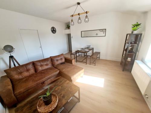 Dardilly Apartment | L'industriel, spacieux T2 refait à neuf