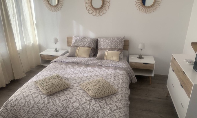 Quartier Saint-Leon Apartment | L'instant T 4* Balneotherapy Sauna and Private Parking