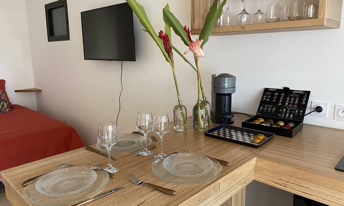 Saint-Denis House | L'Oasis de Saint-Jacques