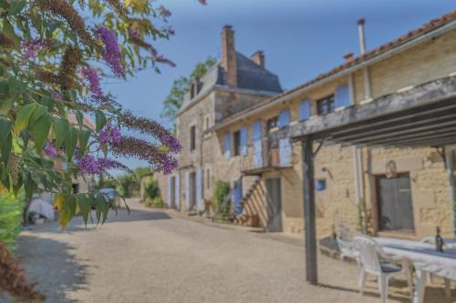 Lizant House | L'Olivier Gite