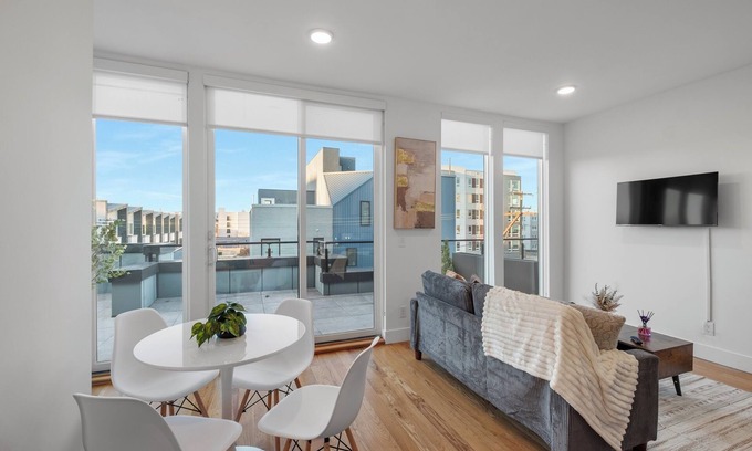 Olde Kensington Apartment | L.Square #B403 (1BR)